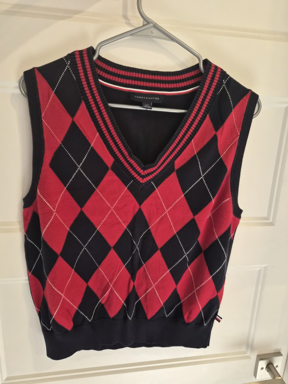Tommy Hilfiger Women's Red & Black Argyle V-Neck Sweater Vest